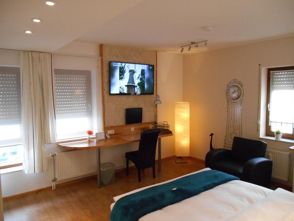 Warum Ins Hotel Neckarsulm Exterior photo